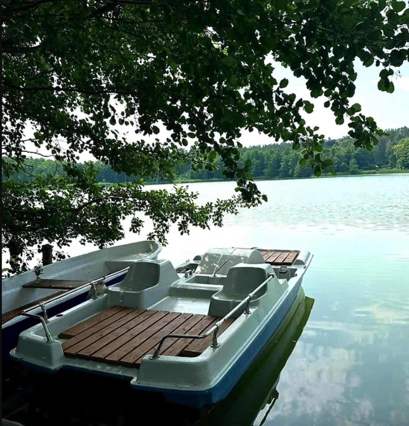 부코브 Zentrale Unterkunft Am See 아파트 외부 사진